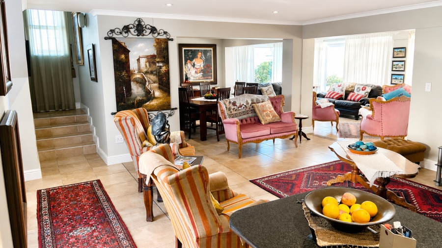 3 Bedroom Property for Sale in Kingswood Golf Estate Western Cape